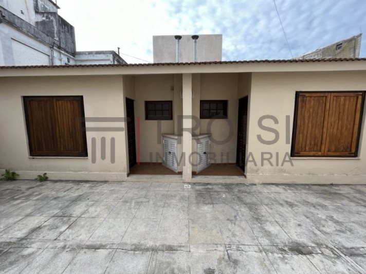 V61B - Depto. 2 ambientes tipo chalet - Calle 3 e/39 y 40
