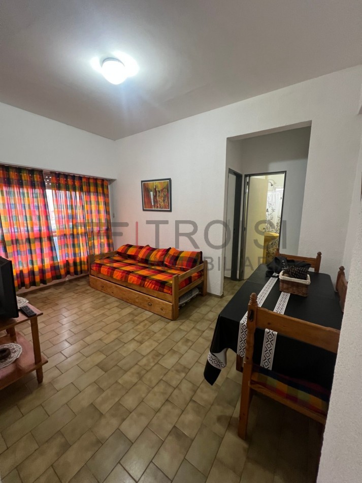 V17 - DEPARTAMENTO - 2 AMBIENTES - Calle 34 N°202 Esq. 2 - 2° piso
