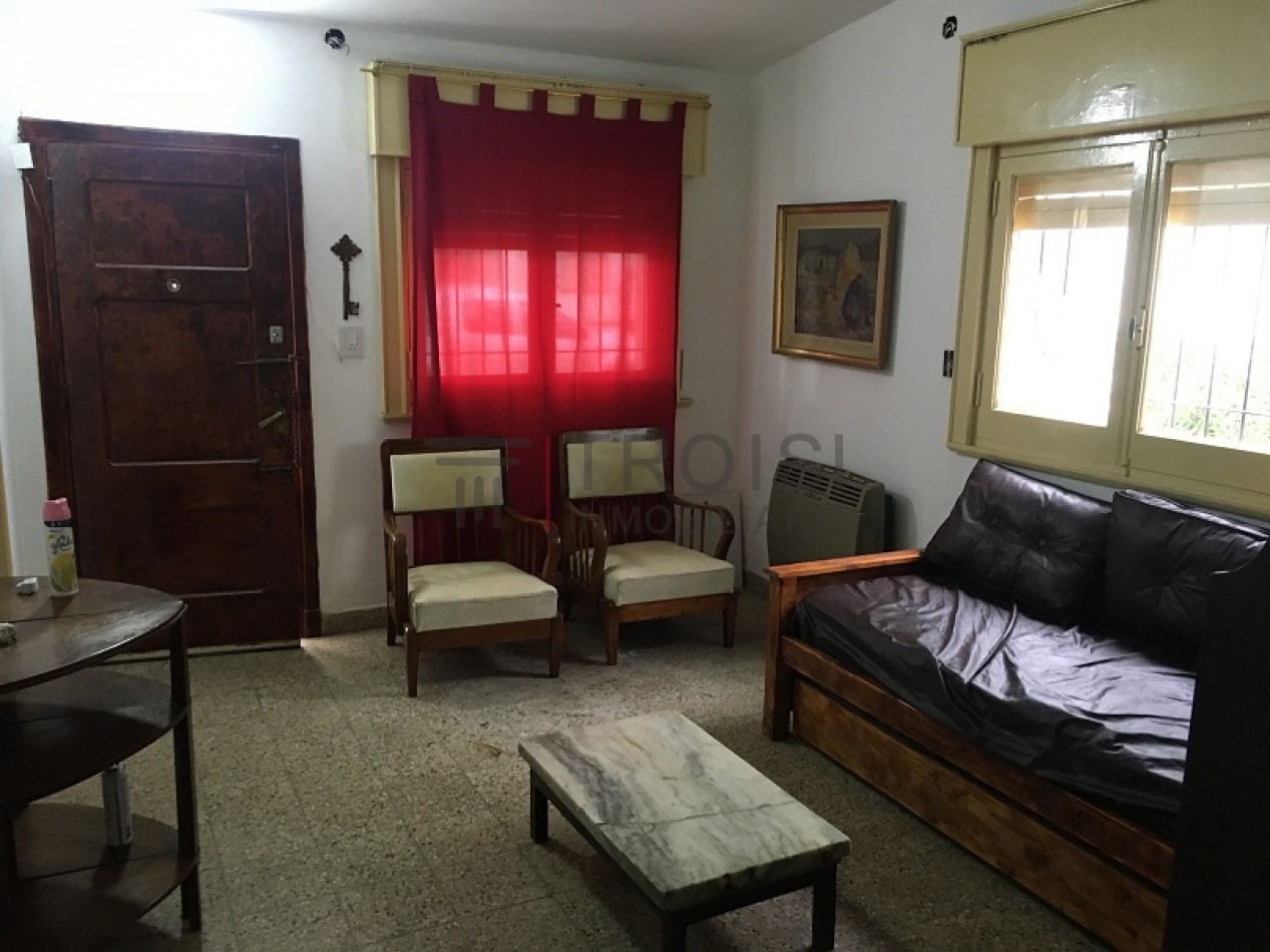 V37 - Monoambiente + Chalet 3 ambientes - Calle 30 e/ 5 y 6 