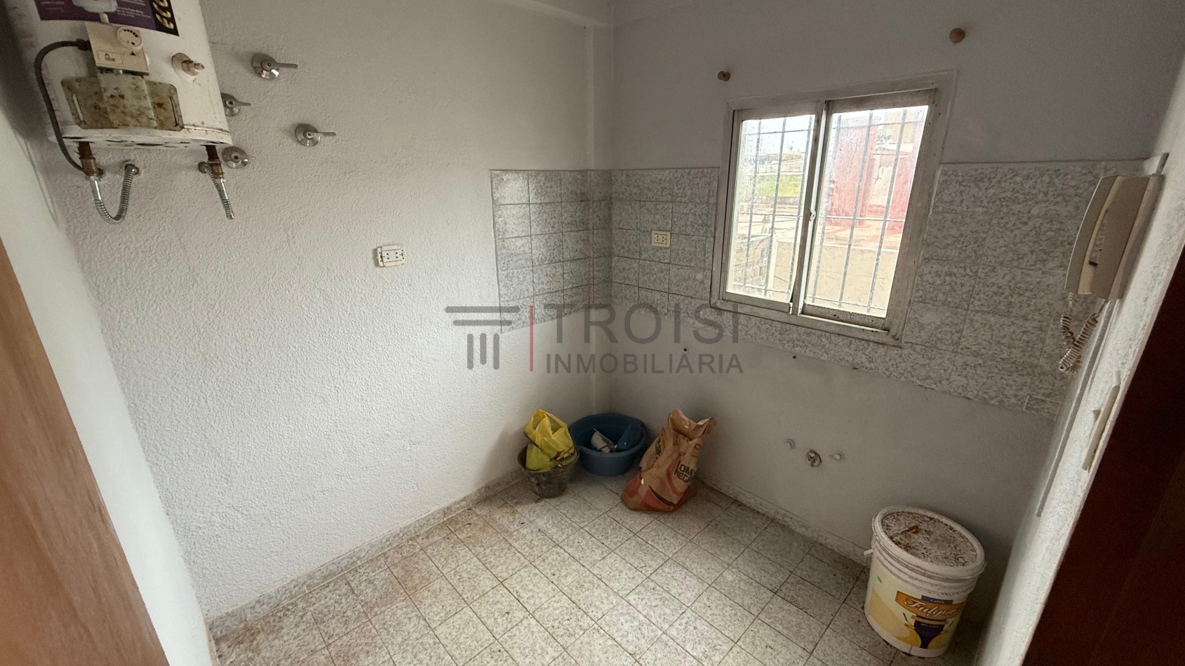 V31 - Depto. 2 ambientes - Calle 2 e/35 y 36