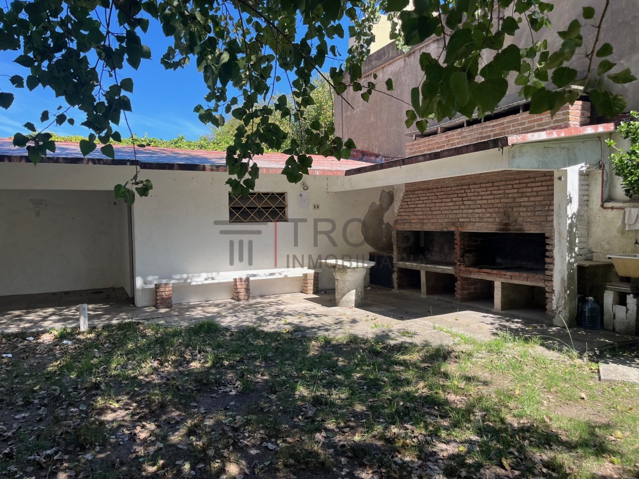 V12 - Depto. 2 ambientes - Calle 35 e/2 y 3