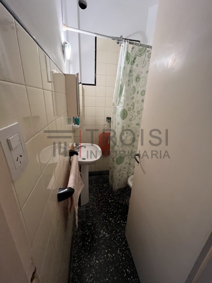 V71 - Depto. 2 ambientes - Calle 33 e/2 y 3