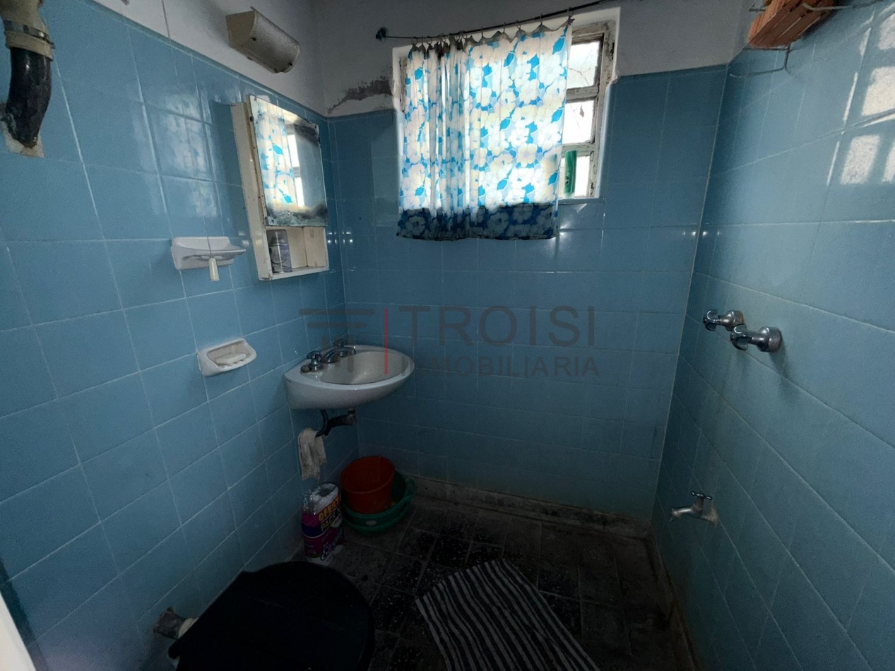 V44 - 2 Chalets de 2 ambientes - Calle 28 e/5 y 6