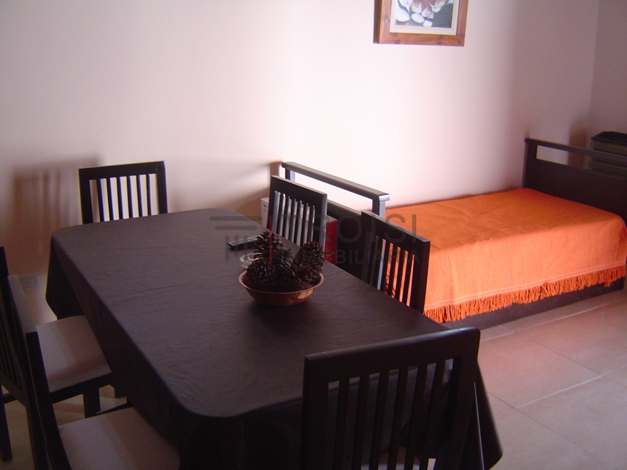 643 - Chalet de 3 ambientes - Calle 64 e/1 y 2