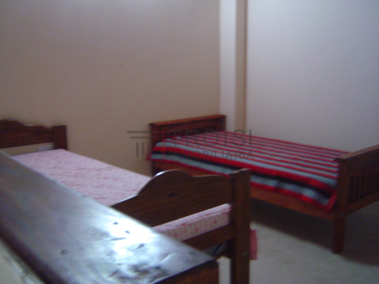 V23 - Depto. 2 ½ amb - Av. 32 e/7 y 8