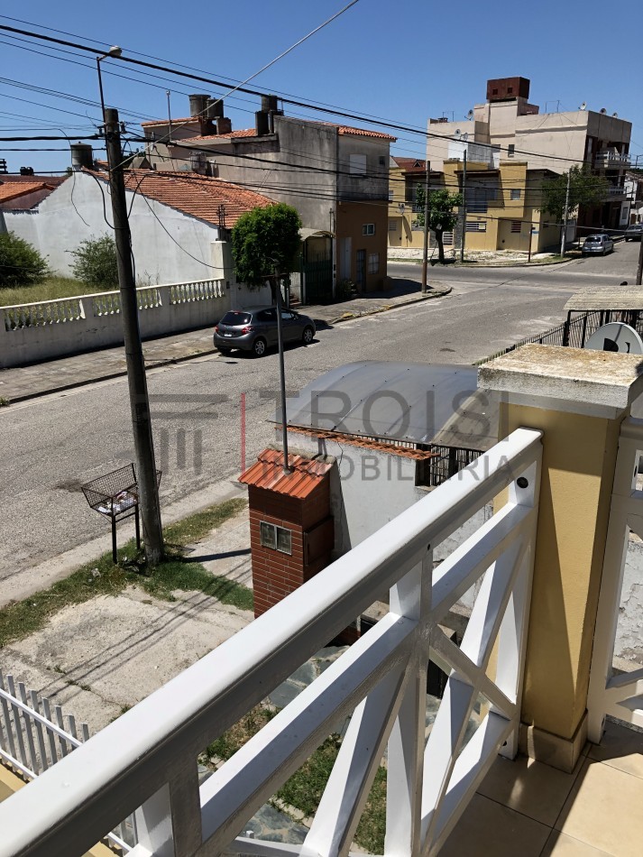 A9 - Triplex 4 ambientes - Calle 48 e/ 2 y 3