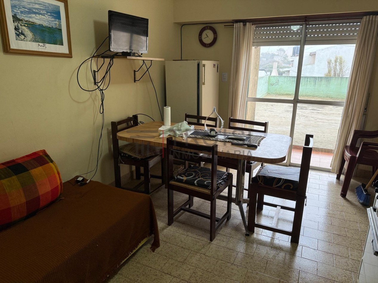 V4 - Depto. 2 ambientes - Calle 2 e/35 y 36