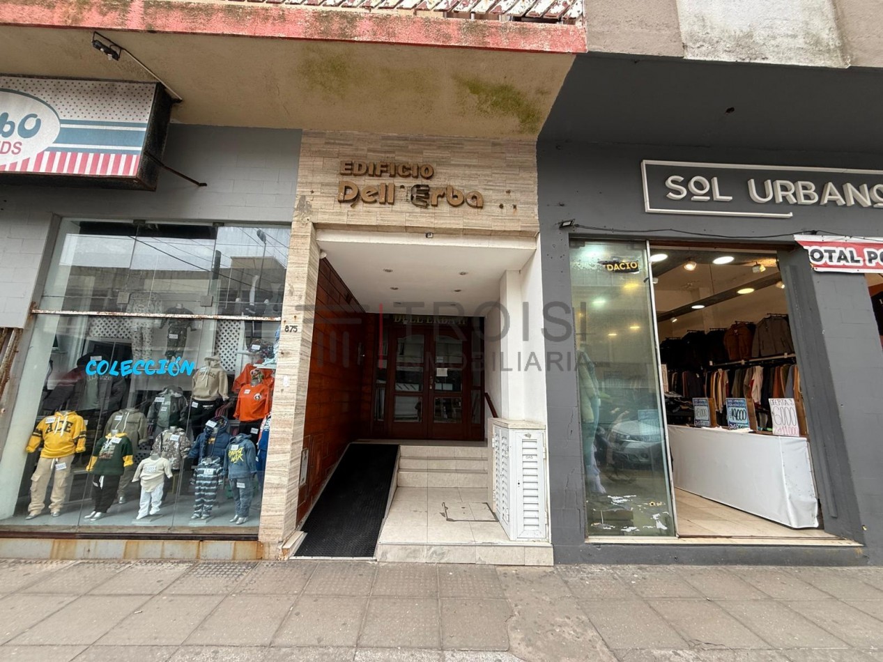 V6 - Depto. 2 ambientes - Calle 2 e/35 y 36
