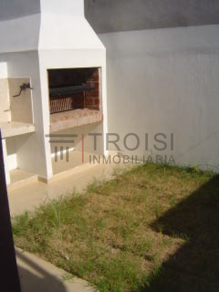 644 - Chalet de 3 ambientes - Calle 64 e/1 y 2