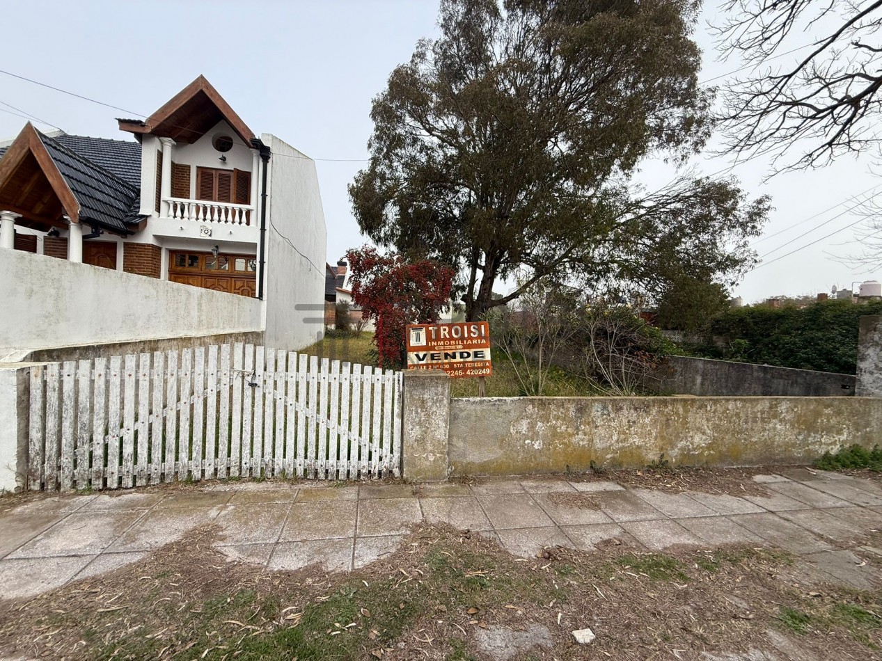 V44 - 2 Chalets de 2 ambientes - Calle 28 e/5 y 6