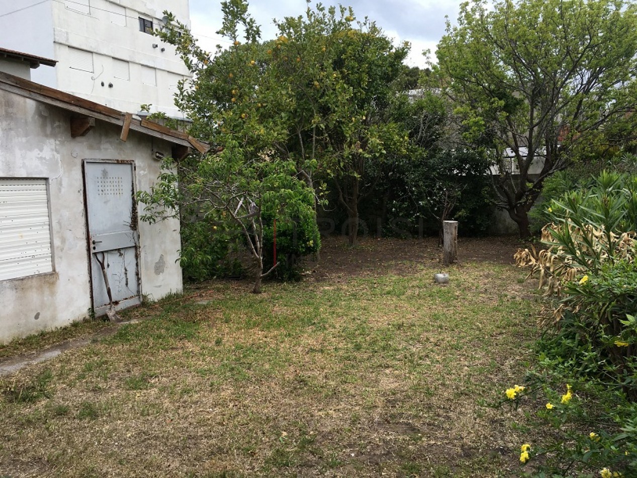 V37 - Chalet 3 ambientes + Monoambiente -  Calle 30 e/ 5 y 6