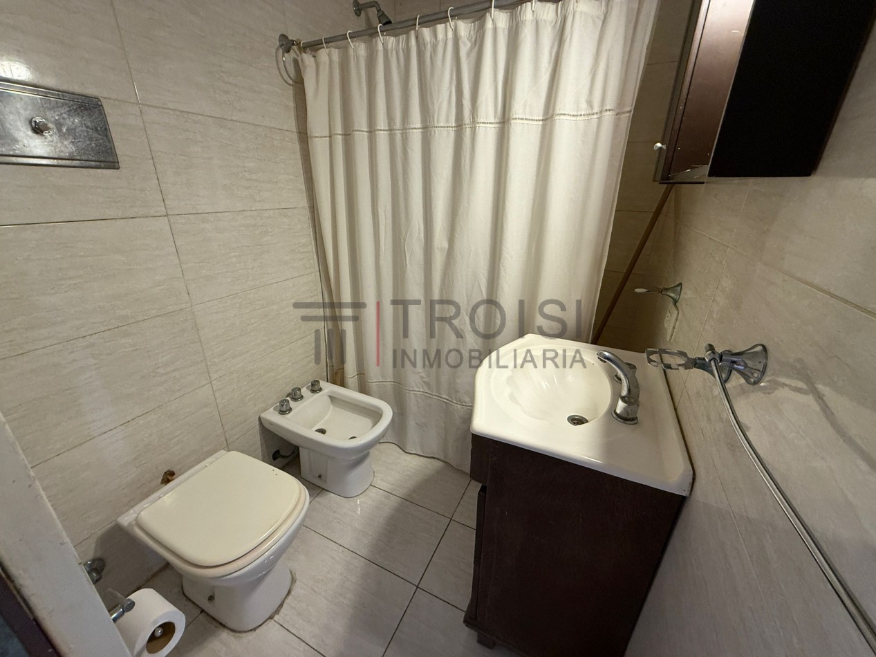 644 - Chalet de 3 ambientes - Calle 64 e/1 y 2