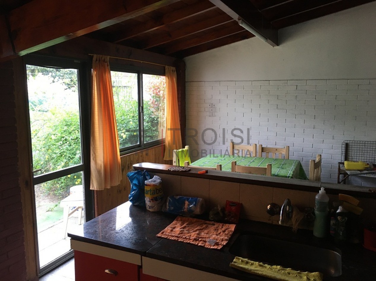 V37 - Chalet 3 ambientes + Monoambiente -  Calle 30 e/ 5 y 6