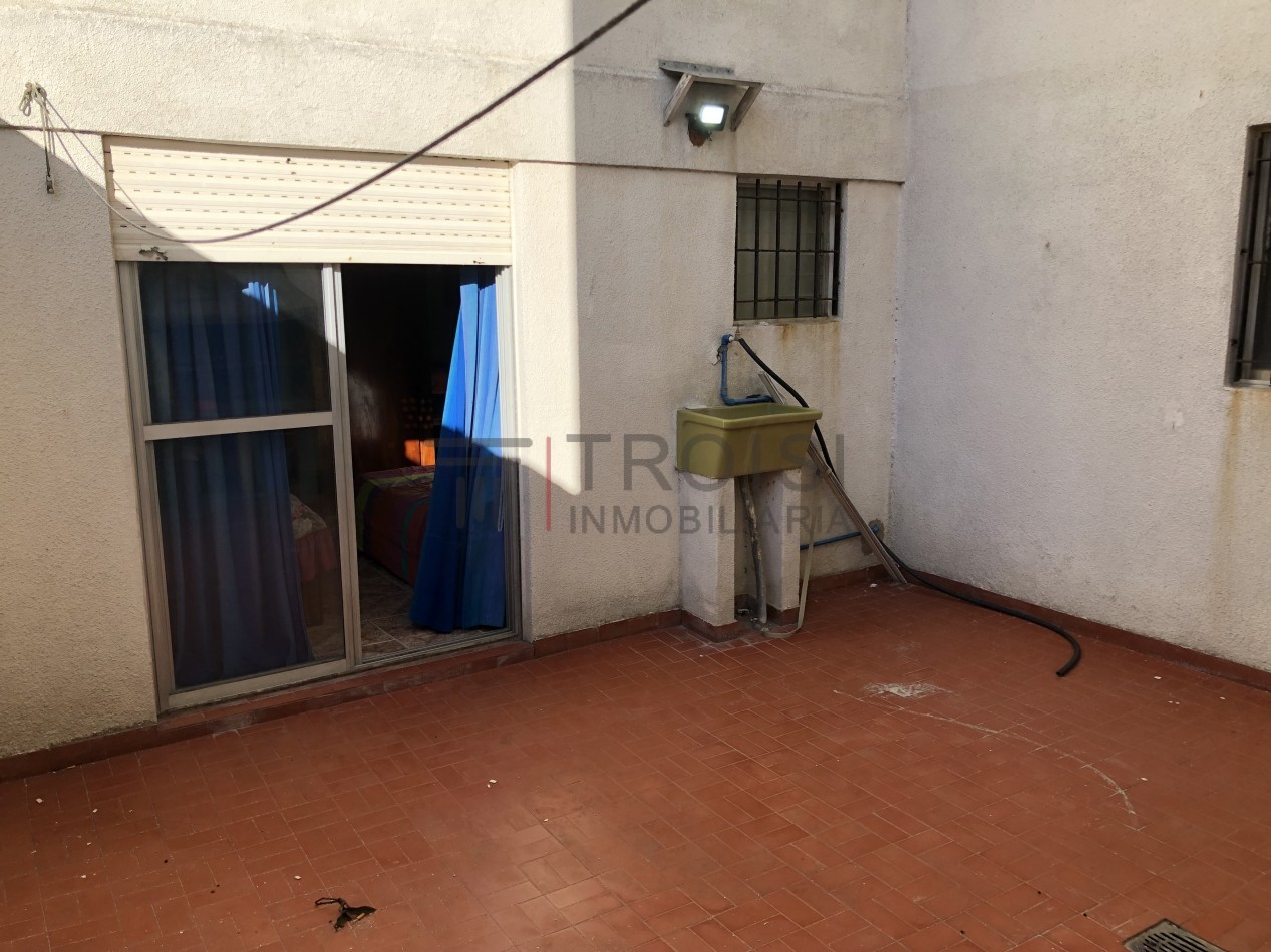 V6 - Depto. 2 ambientes - Calle 2 e/35 y 36