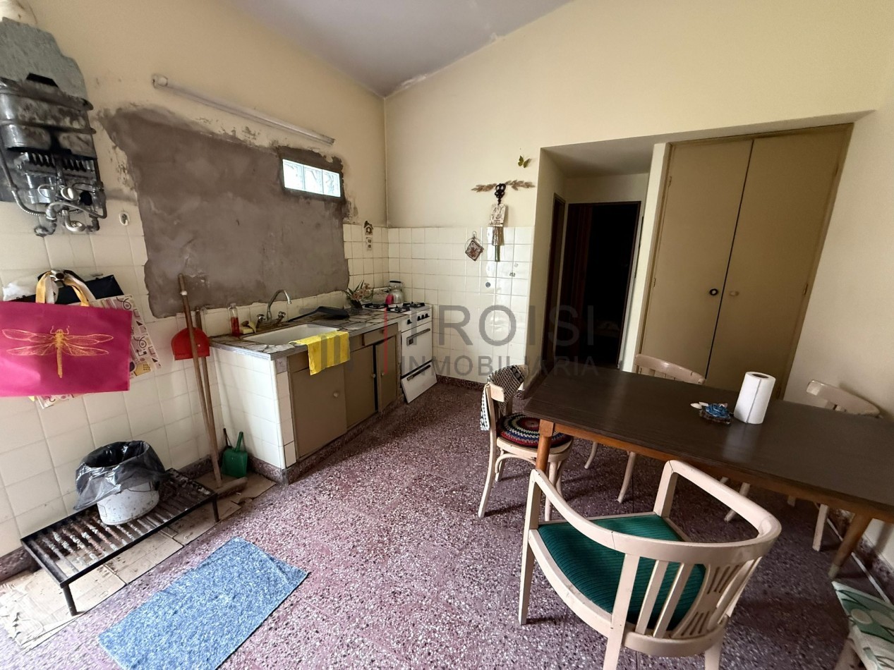 V44 - 2 Chalets de 2 ambientes - Calle 28 e/5 y 6