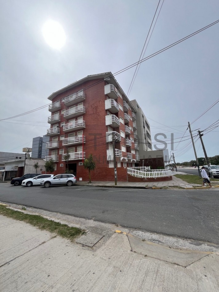 V18 - Depto. 2 ½ ambientes c/cochera Frente al Mar - Calle 39 esq. Costanera