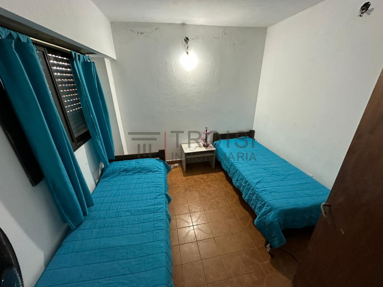Chalet 4 ambientes - Calle 5 e/ 47 y 48 - V36