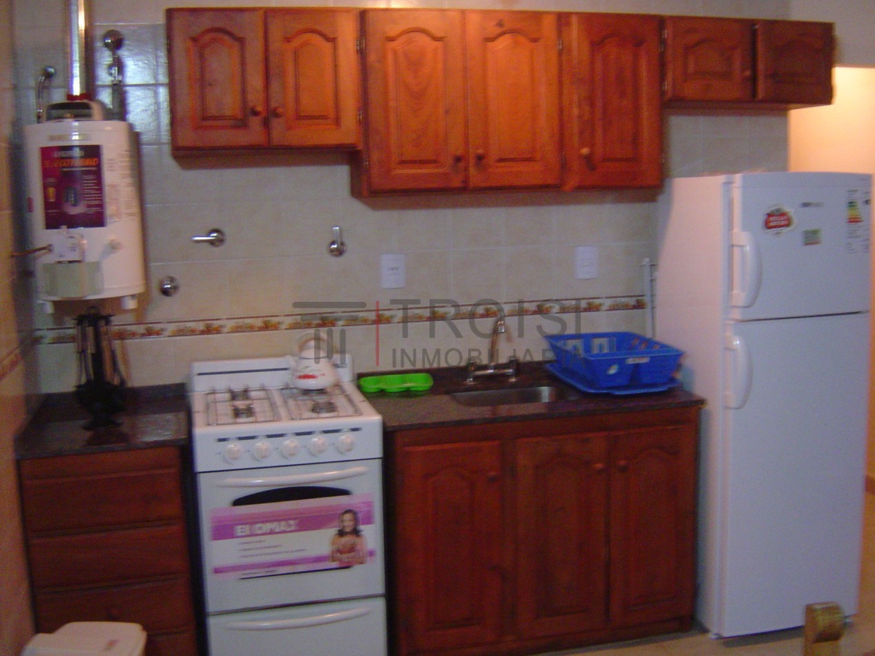 V23 - Depto. 2 ½ amb - Av. 32 e/7 y 8