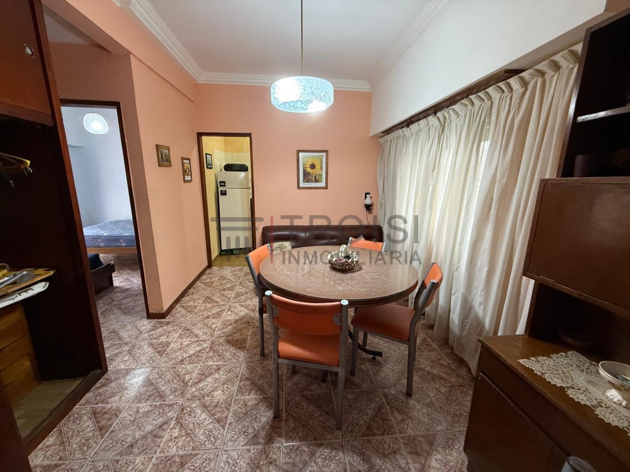 V6 - Depto. 2 ambientes - Calle 2 e/35 y 36