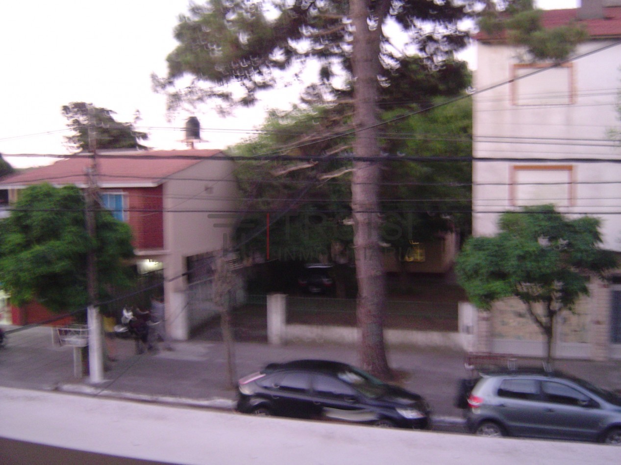 V23 - Depto. 2 ½ amb - Av. 32 e/7 y 8