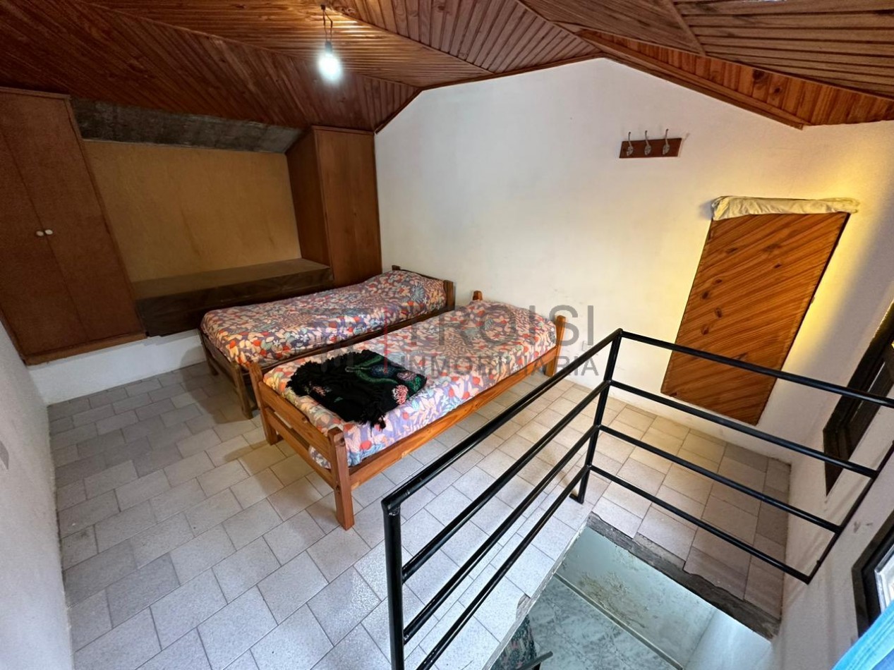 Chalet 4 ambientes - Calle 5 e/ 47 y 48 - V36