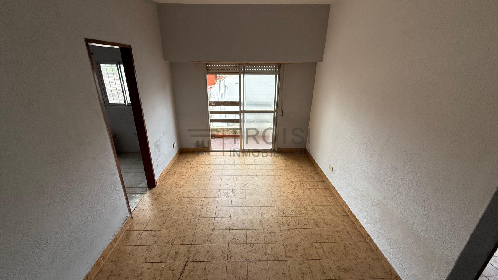 V31 - Depto. 2 ambientes - Calle 2 e/35 y 36