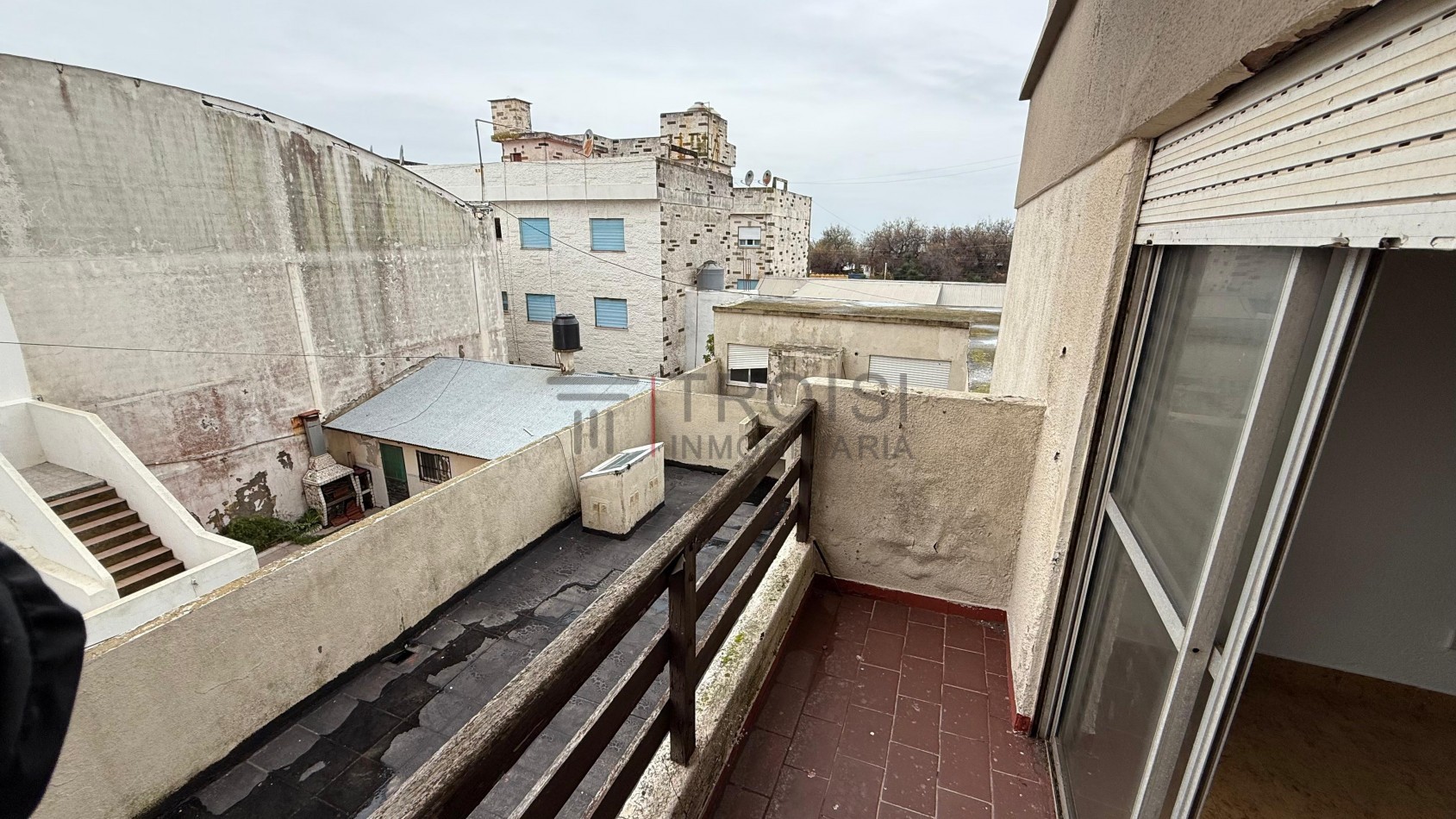 V31 - Depto. 2 ambientes - Calle 2 e/35 y 36