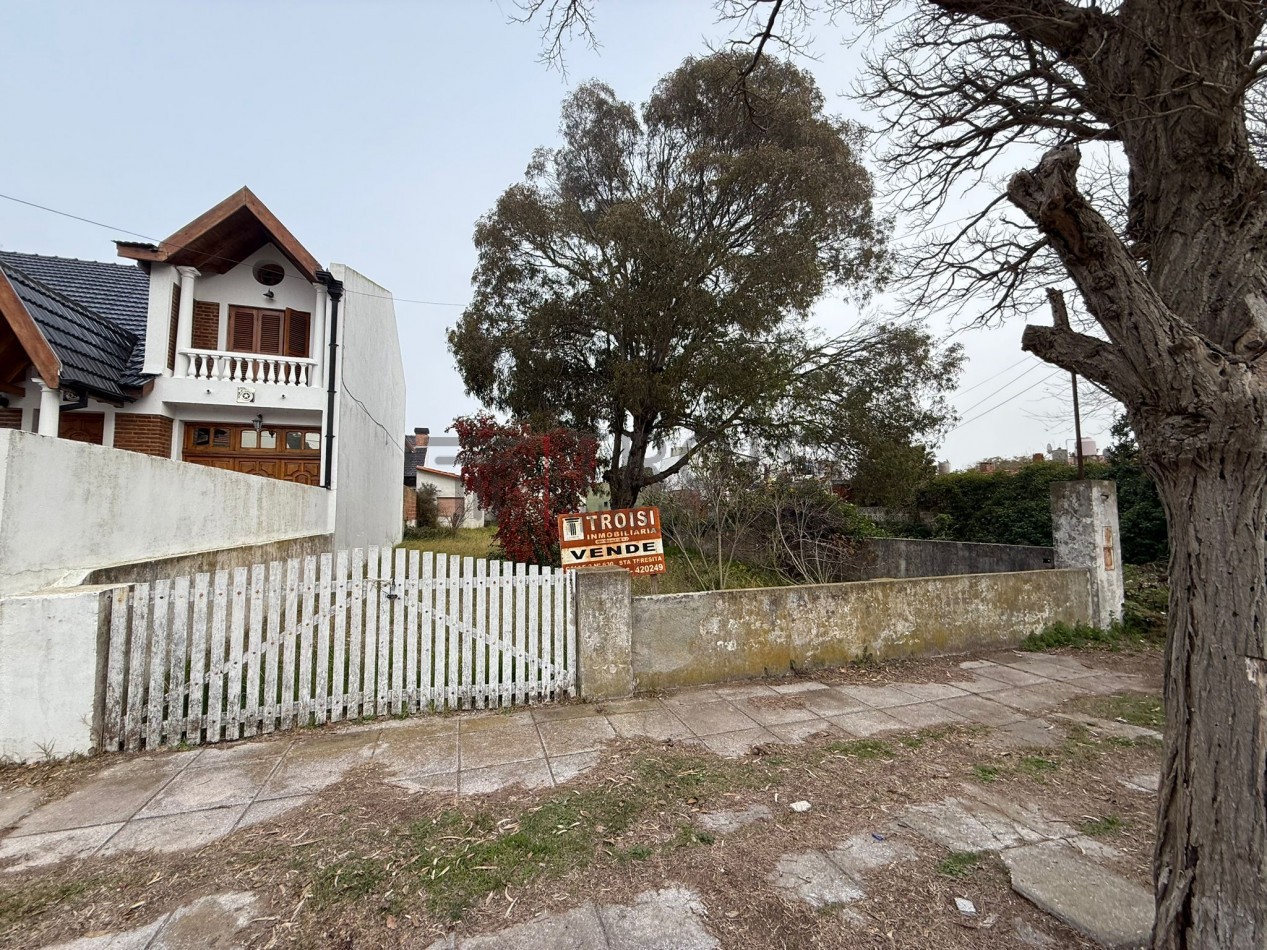 V44 - 2 Chalets de 2 ambientes - Calle 28 e/5 y 6