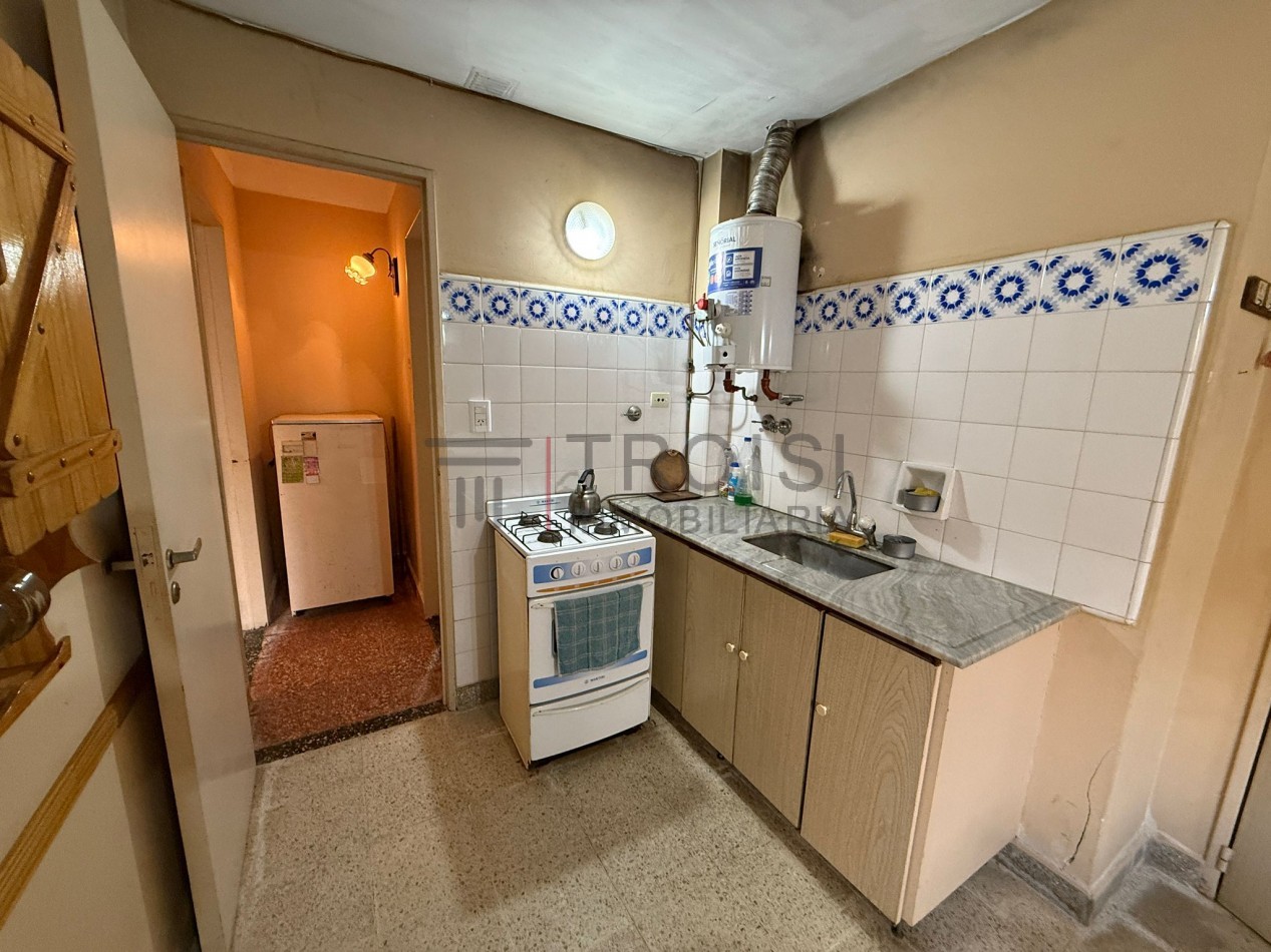 V12 - Depto. 2 ambientes - Calle 35 e/2 y 3