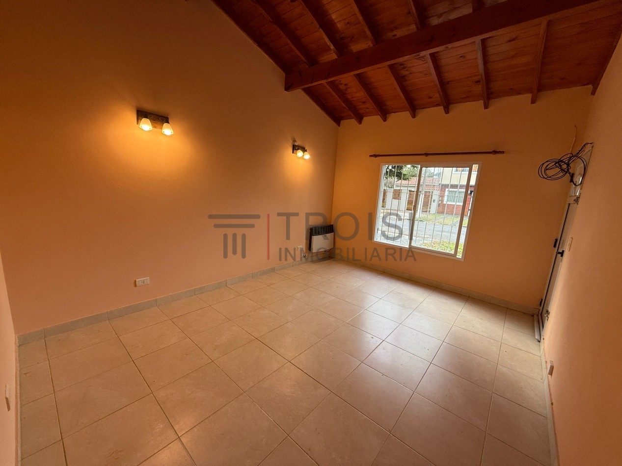 293 - Chalet de 3 ambientes - Calle 29 e/ 6 y 7