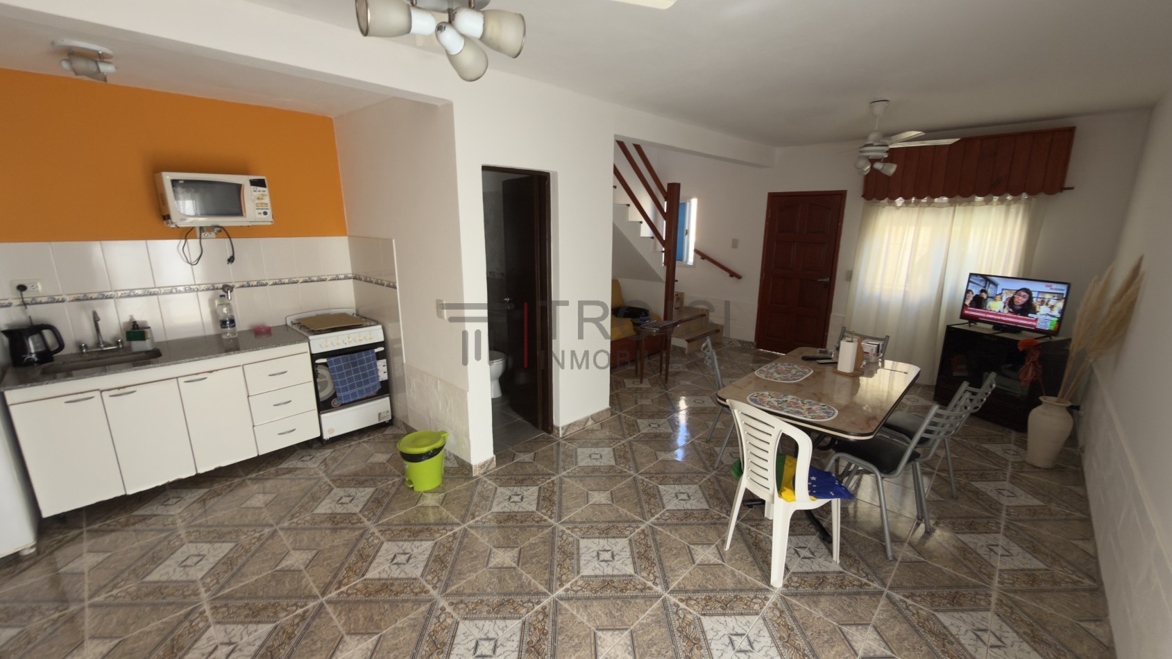 V17 - Duplex - Calle 49 N°562 e/ 5 y 6
