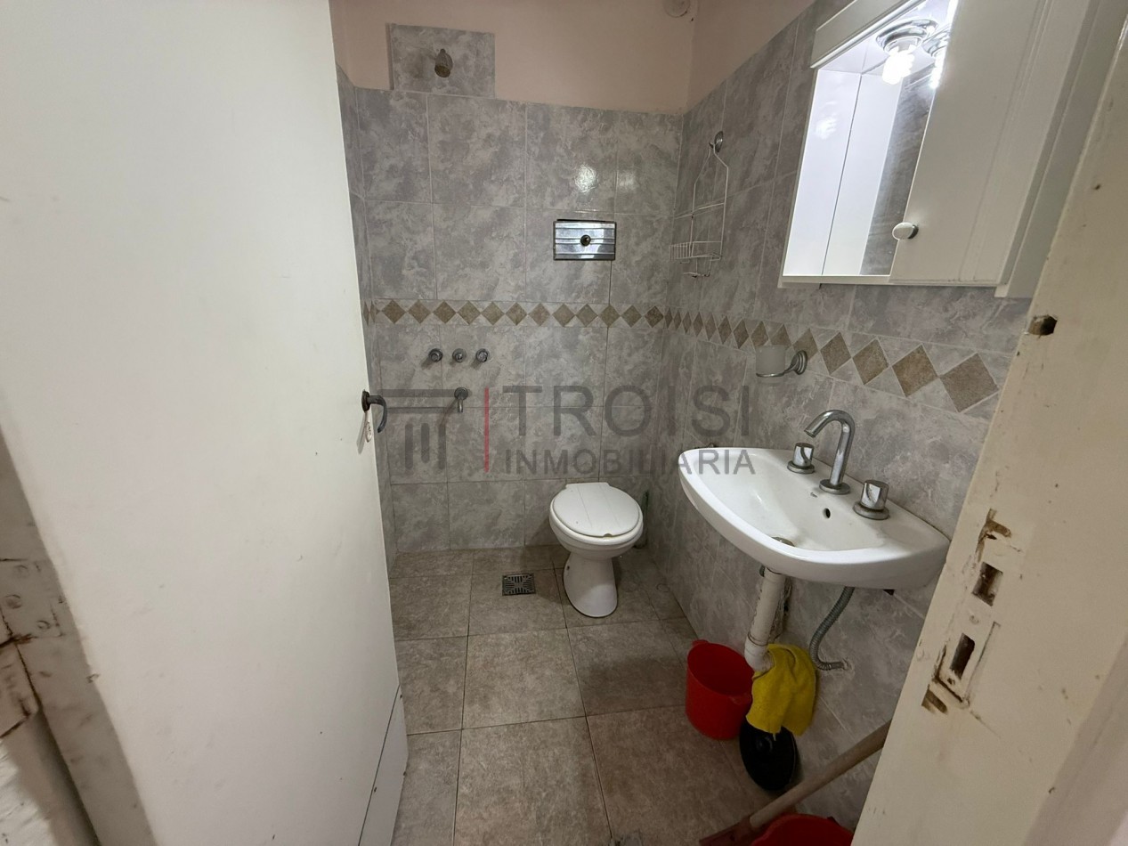 V8 - Depto. 2 ambientes - Calle 4 e/ 34 y 35