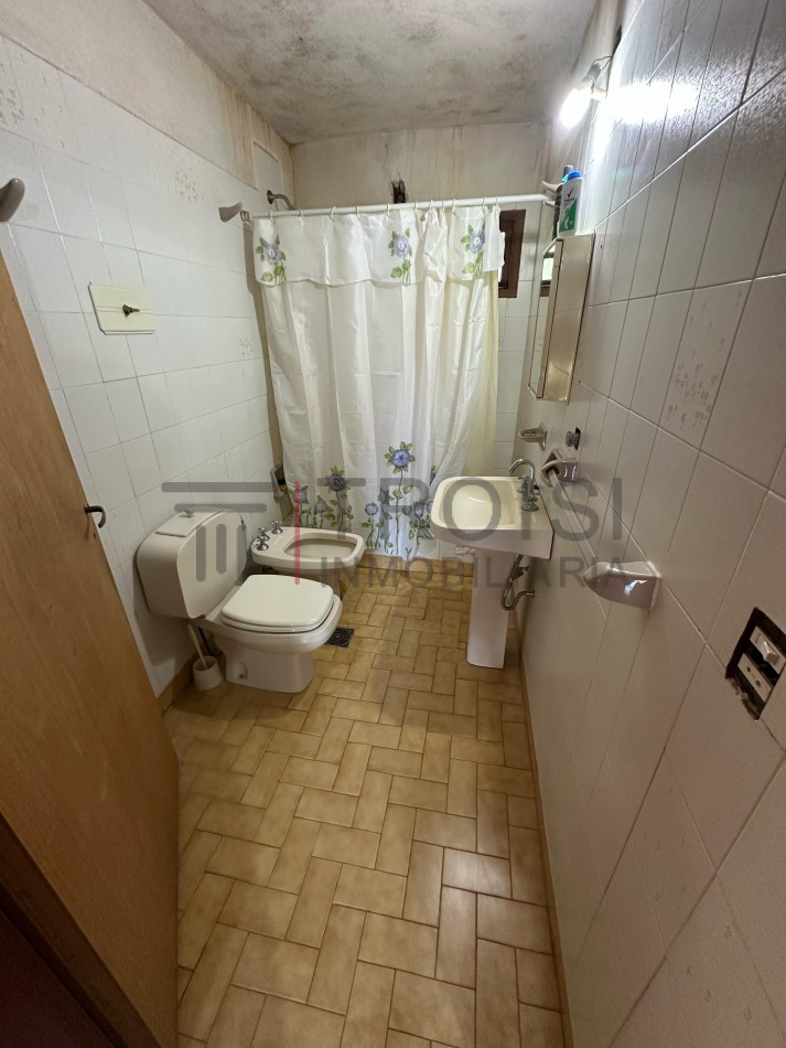 Chalet 4 ambientes - Calle Mendoza N°625 - V53