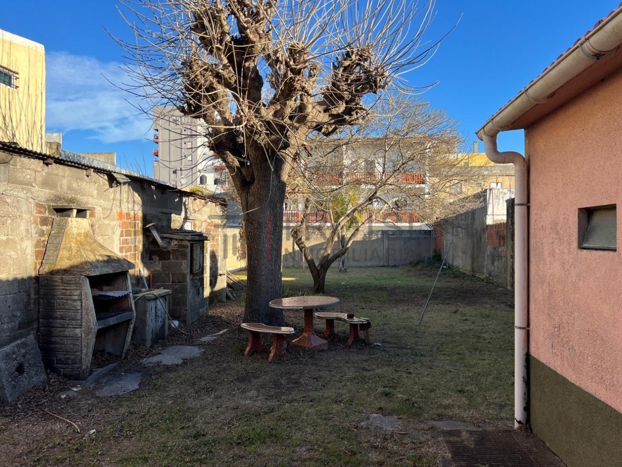 V24 - Chalet 3 dormitorios con Garage - Calle 34 e/ 4 y 5
