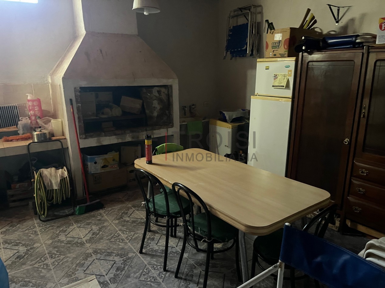 V5 - Chalet 4 ambientes - Calle 6 e/47 y 48