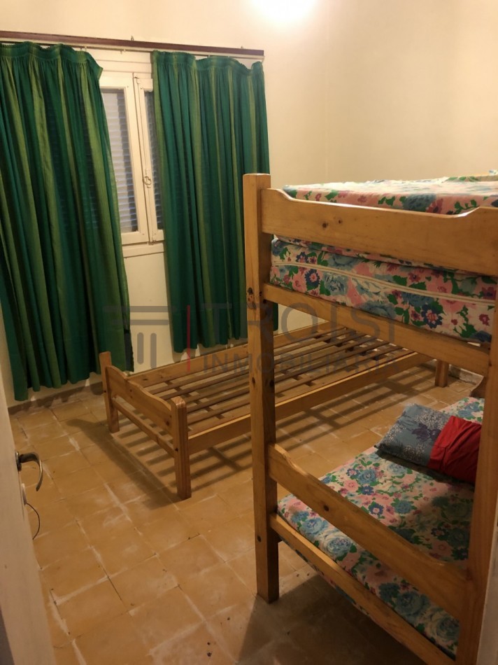V73 - Chalet 4 ambientes - Calle 3 e/33 y 34