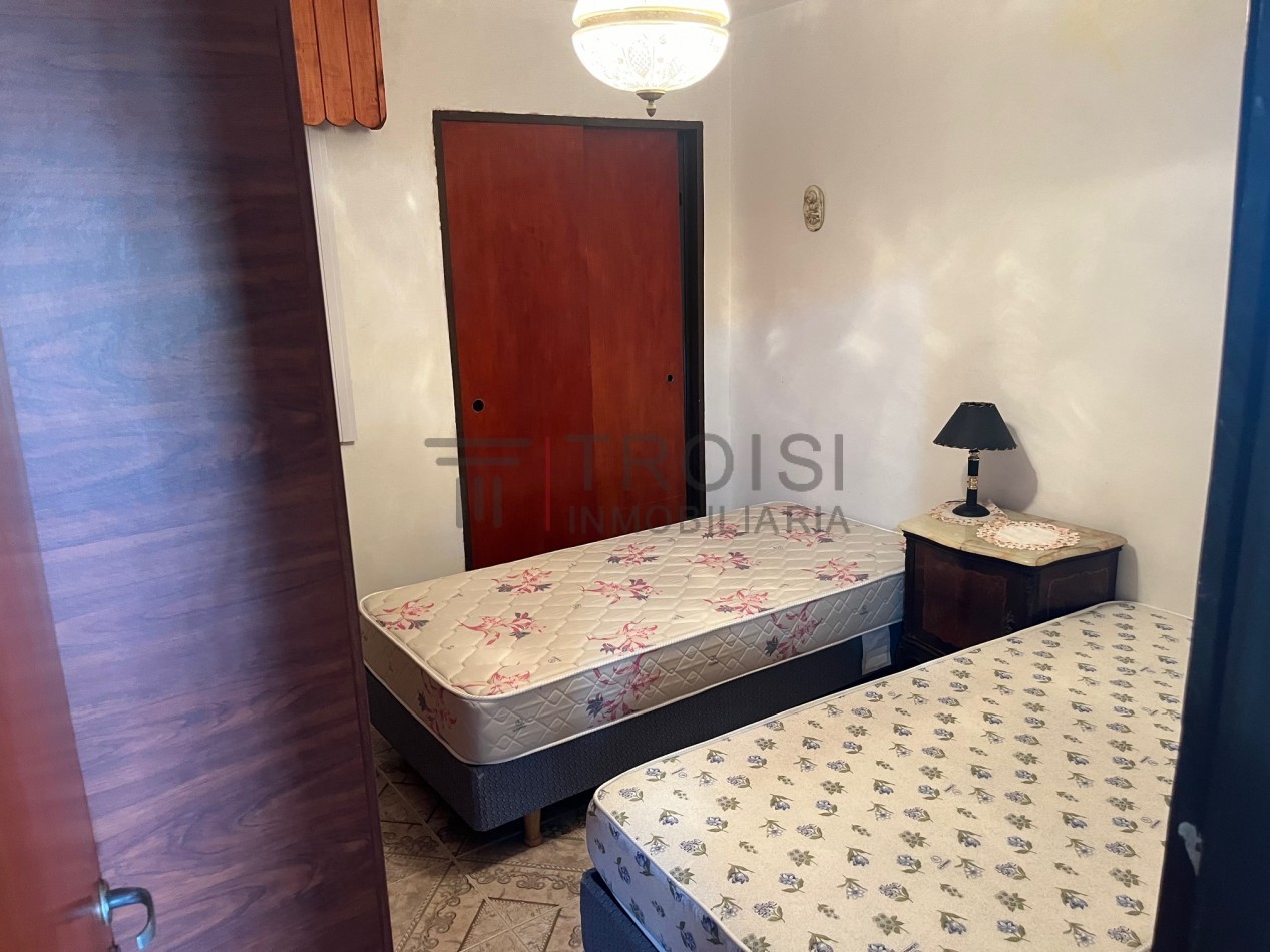 V5 - Chalet 4 ambientes - Calle 6 e/47 y 48