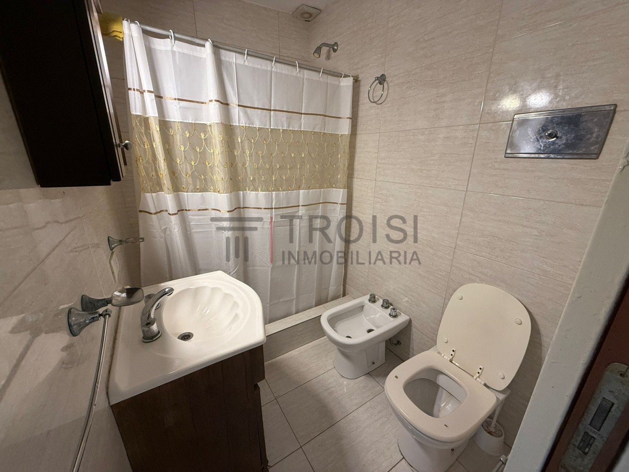 643 - Chalet de 3 ambientes - Calle 64 e/1 y 2