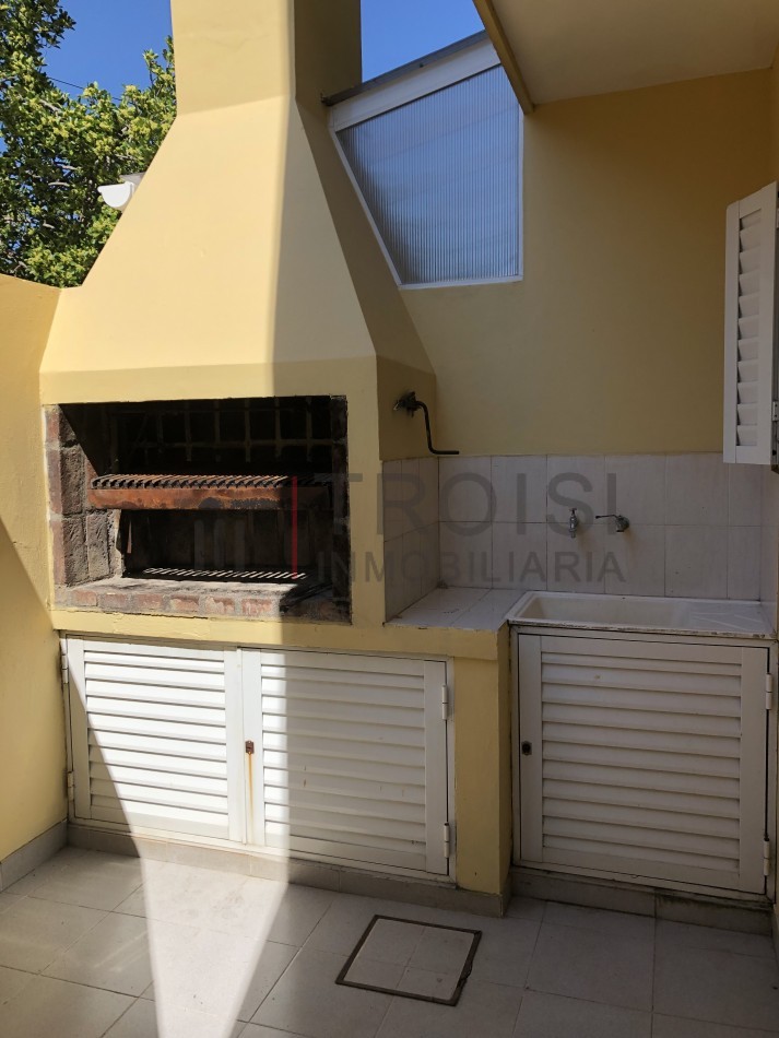 A9 - Triplex 4 ambientes - Calle 48 e/ 2 y 3