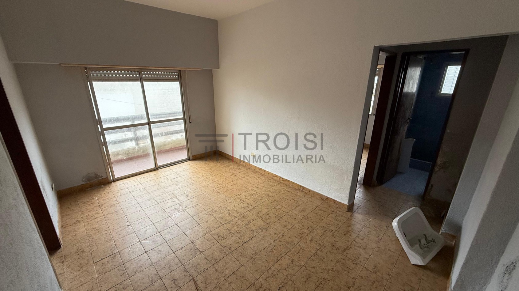 V31 - Depto. 2 ambientes - Calle 2 e/35 y 36