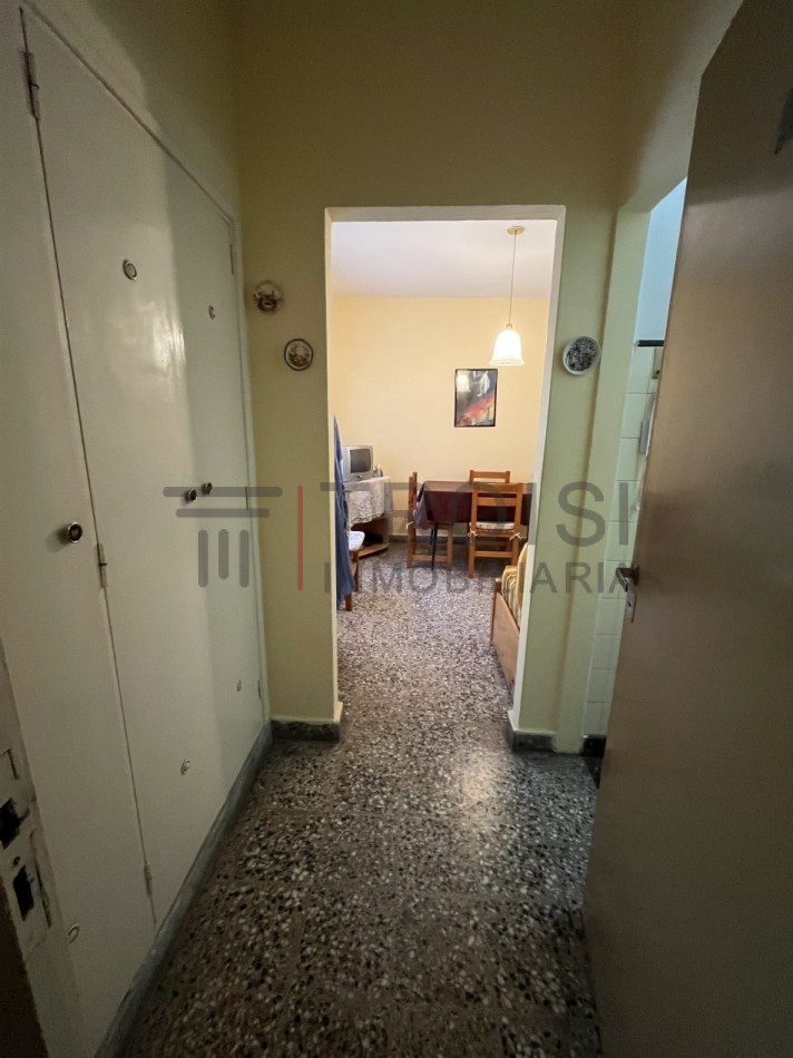 V71 - Depto. 2 ambientes - Calle 33 e/2 y 3