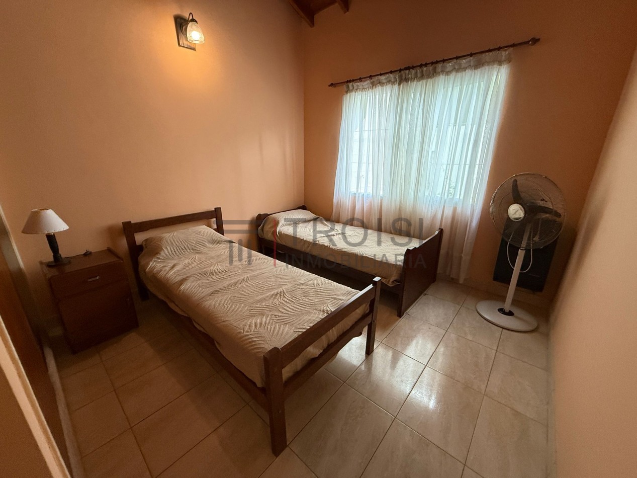 644 - Chalet de 3 ambientes - Calle 64 e/1 y 2