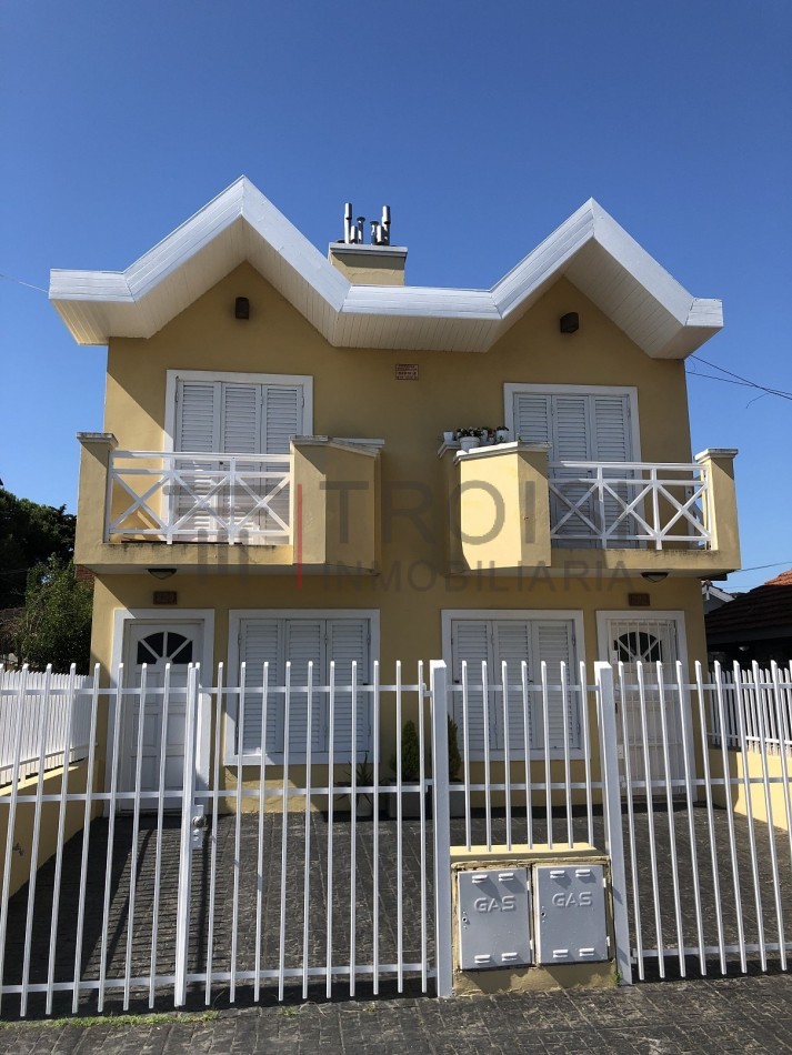 A9 - Triplex 4 ambientes - Calle 48 e/ 2 y 3