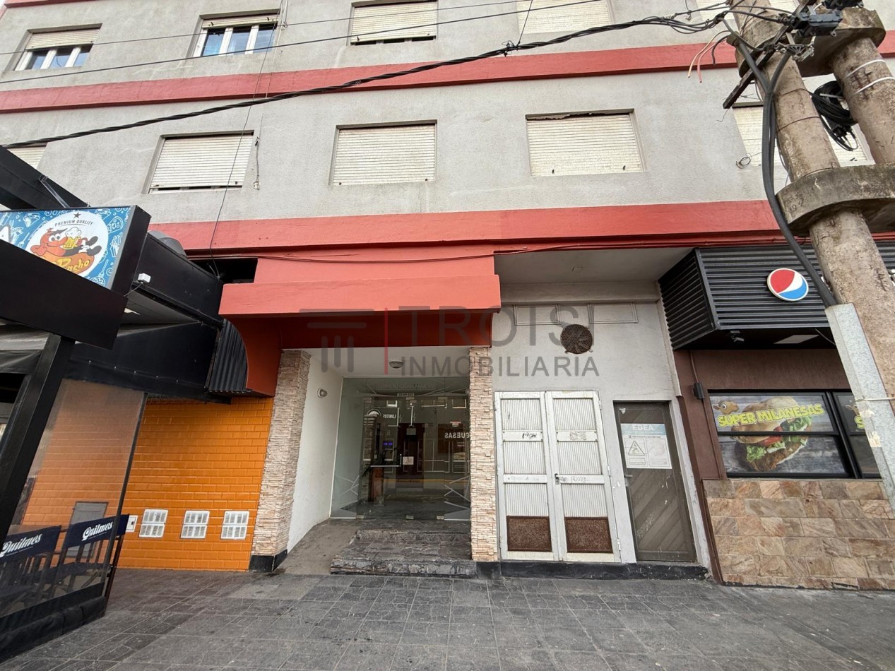V7 - Depto. 1 ambiente - Calle 33 e/2 y Av. Costanera