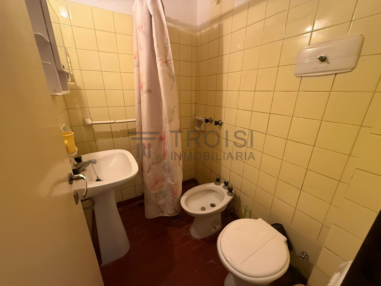 V52 - Depto. 2 ambientes - Calle 33 e/2 y 3
