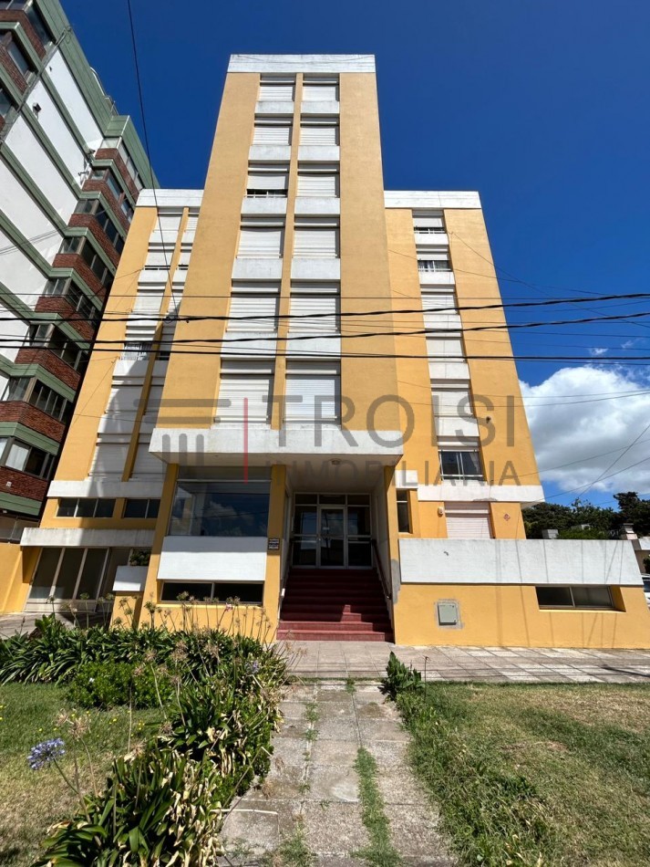 A28 - Depto 2 ambientes - Calle Kennedy casi esq. 27