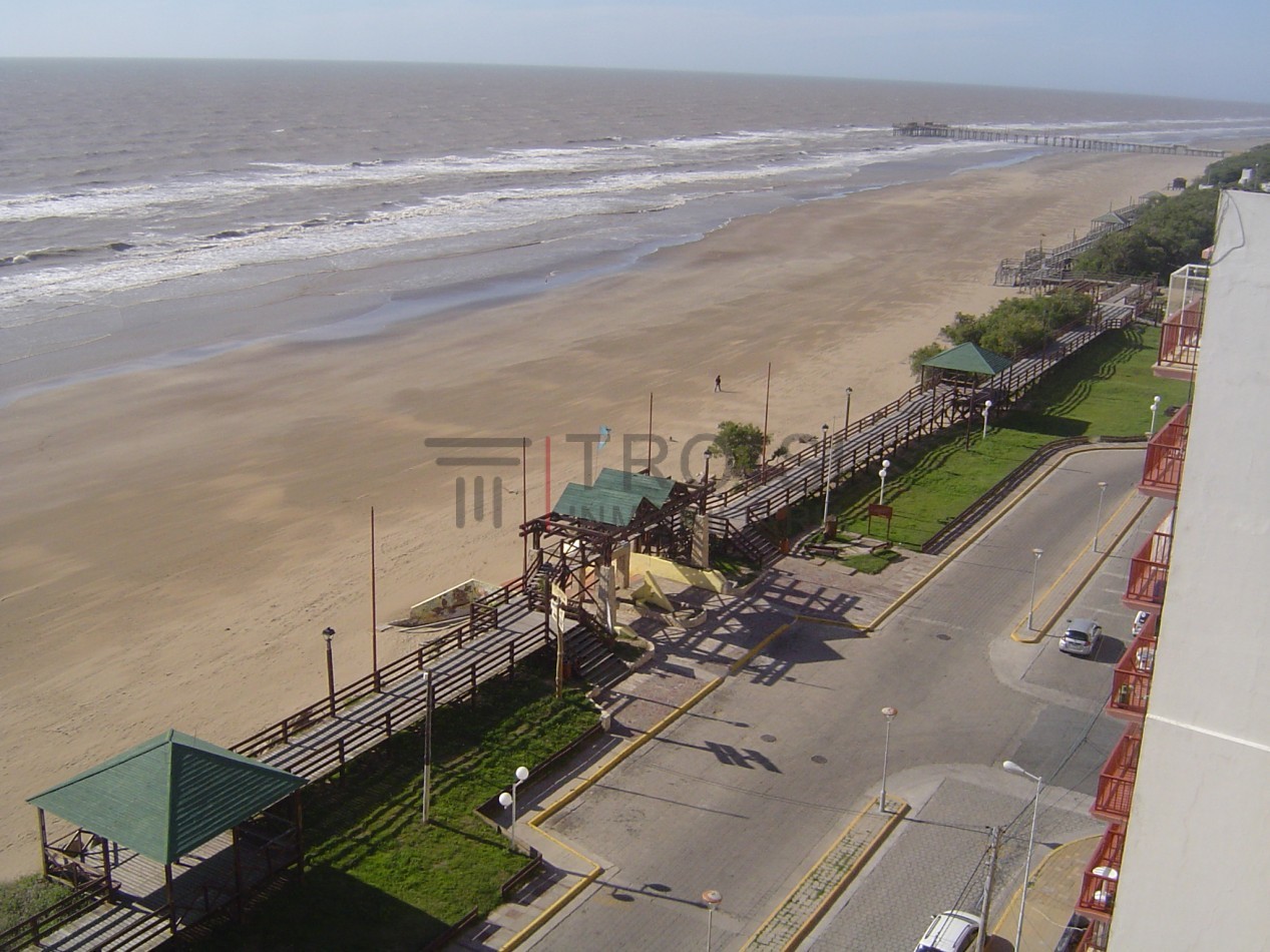 V20 - Depto. 2 ambientes - Costanera e/31 y 32