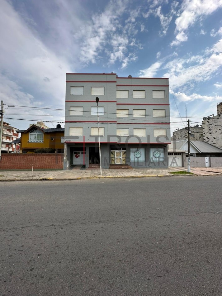 V88 - Depto. 2 ambientes - Av. Costanera e/35 y 36
