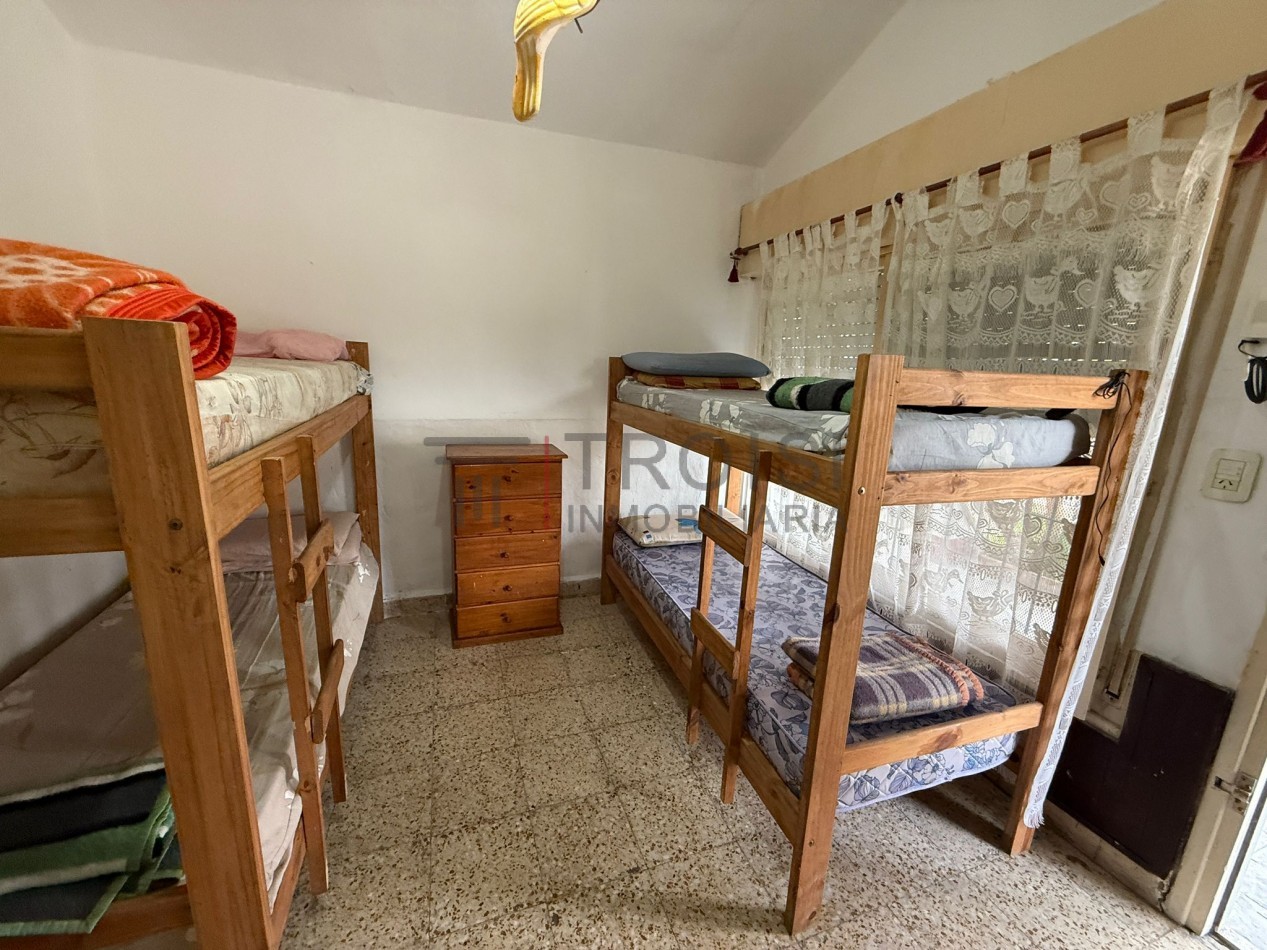 V54 - 2 Departamentos + Chalet 3 ambientes - Calle 5 e/30 y 31 