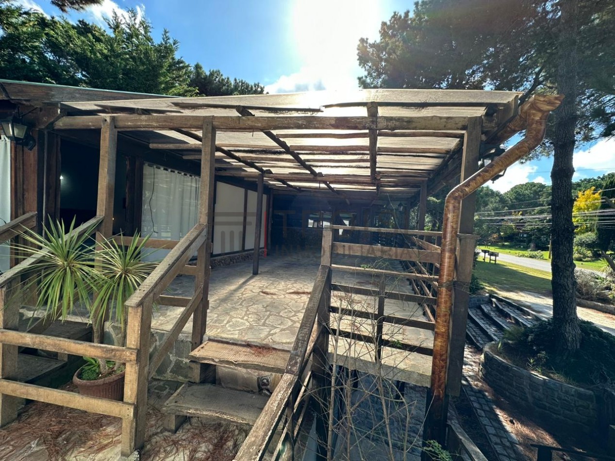 V83 - Hotel Av. Interbalnearia esq. 6, Costa del Este